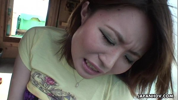 Play MP4 - Asian lass is playing with her toy and her cunt