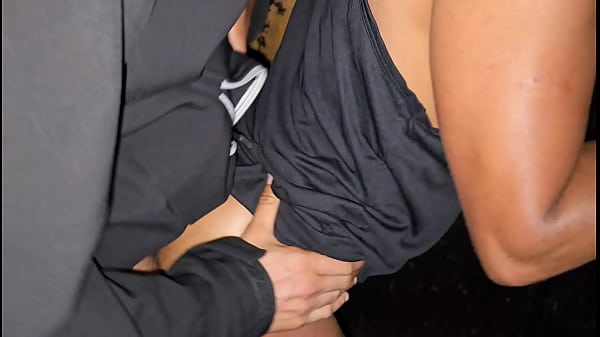 O Gringo Colocou O Favelado Brasileiro Pra Comer Um Cuzinho Na Frente Dele. thumbnail