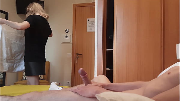 Play MP4 - DICK FLASH&period; I pull out my dick in front of a hotel maid and she agreed to jerk me off&period;