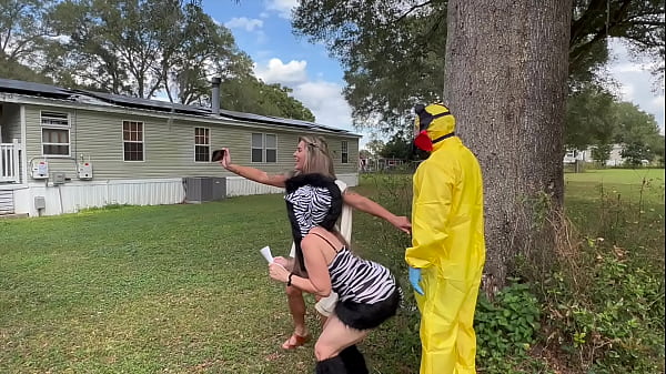 Vloggers Suck Dick In Scary Corn Maze On Halloween thumbnail