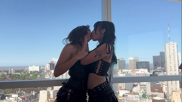 Nonton My Friend Hooked Up With Two Girls Without Telling Me That I Had To Fuck One Of Them. thumbnail