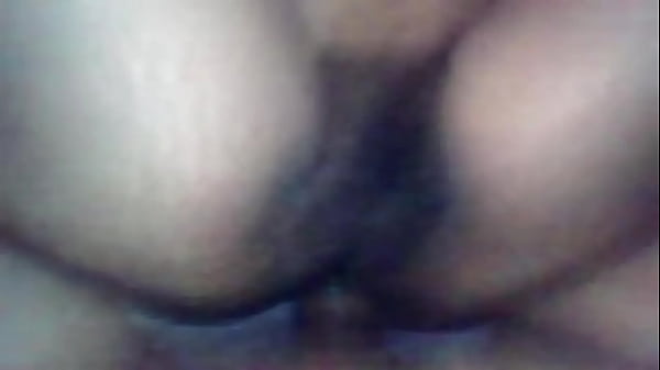 le encanta por el culo a esposa de amigo le pone refresco a mi verga para chuparla 