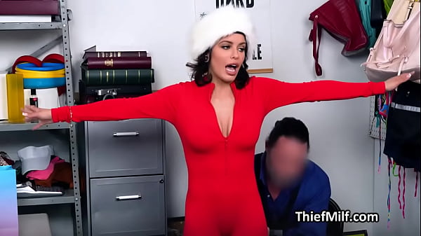 Fucking cougar suspects filthy mouth and tight pussy 