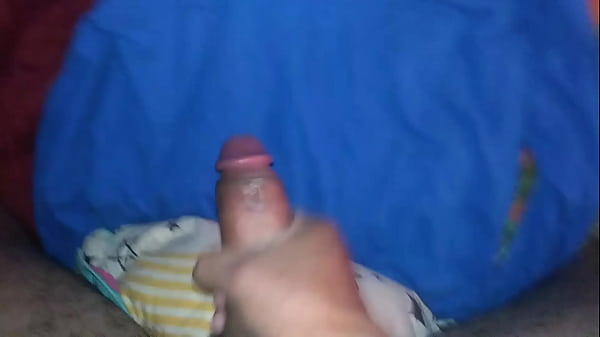 Mi vergota sacando su leche caliente 