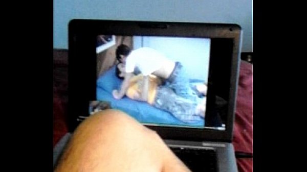 viendo porno y asiendome paja 