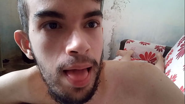 Play MP4 - Putinho indo leitinho e pika