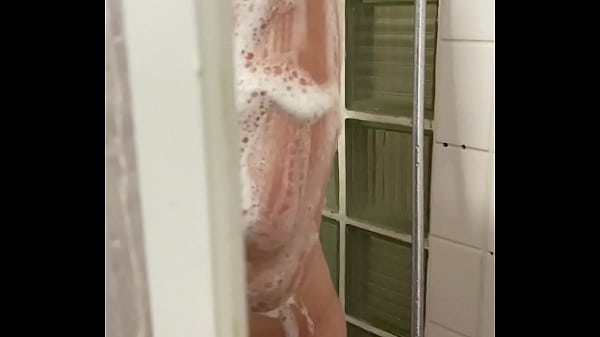 Dans ma douche qui veut me rejoindre? Bisous de nous bonne soir&eacute;e 