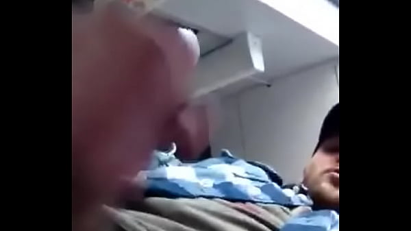 Play MP4 - blond guy solo