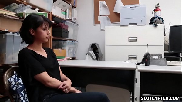 Horny penelope reed need a large cock to fuck 