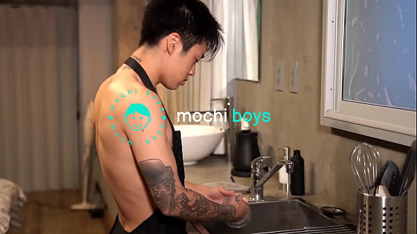 Play MP4 - Japanese Twink Seduced in the Kitchen & Fucked