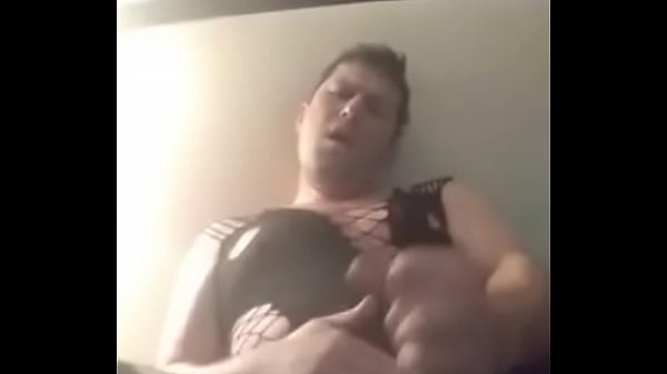 Easykimmy1 loves being looked at and watched 