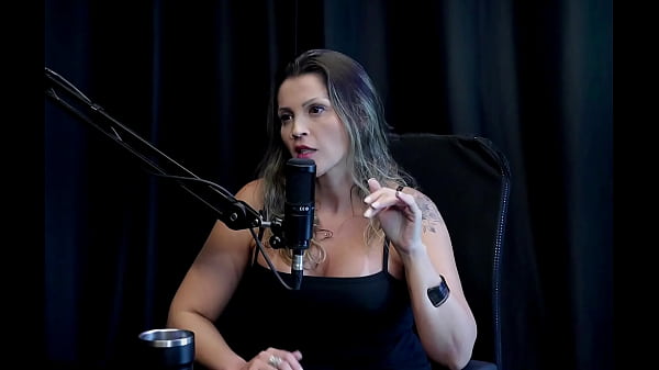 Play MP4 - A fam&iacute;lia virou a cara&comma; gravou com Carlos Urach&comma; grava com assinantes&comma; e o que ela tem vontade de gravar&period;&period;&period; - Agatha Mama &lpar;WATCH ON&colon; SHEER&sol;RED&rpar;