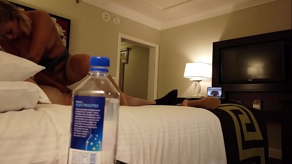 Madelyn monroe fan bang in hotel annoying bottle in way