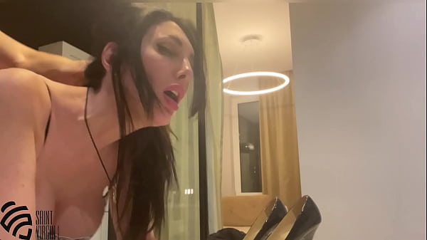 Play MP4 - I fucked my stepmom and came on her feet