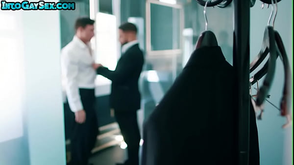 Play MP4 - Muscled and tattooed stud enjoys bareback anal with BF