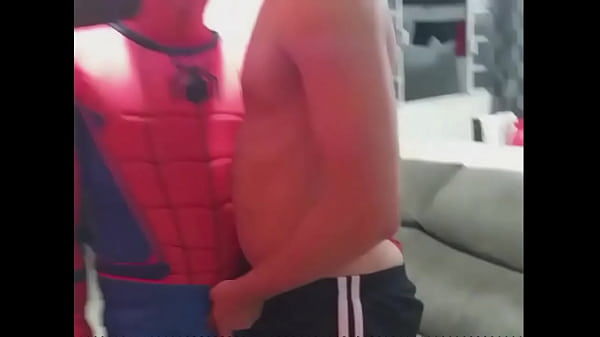 TROCA TROCA GAY COM FANTASIA DE HALLOWEEN. 