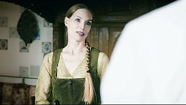 Nonton The Head Waitress Has A Secret!!! thumbnail