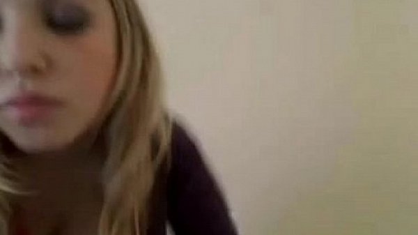 Nonton Dirty Slut Shows Her Big Breast On Webcam thumbnail