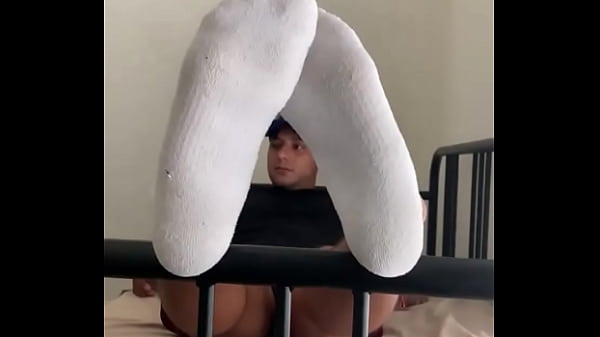 "you can record my feet for about 5 mins then i have to go back to work " #malefeet #guysfeet #gayfeet