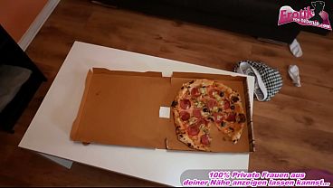Nonton Deutsche Blondine L&auml;sst Sich Vom Perversen Pizza Lieferanten Bumsen thumbnail