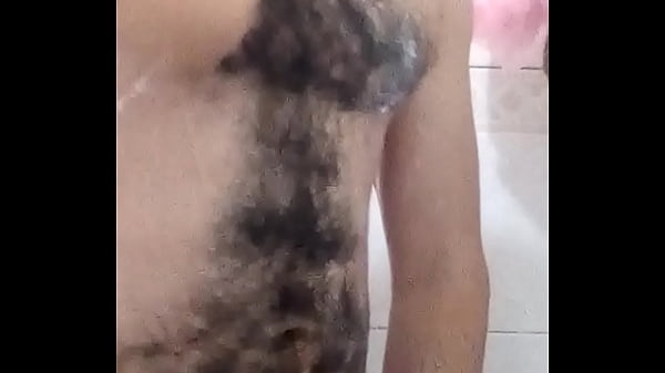 Colombiano En la ducha amanec&iacute; caliente 