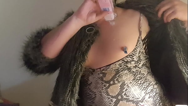 Play MP4 - Juicy Lucy in Sissy Snakeskin For Mistress