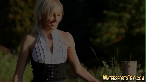 Nonton Urinating Whore Rides Rod thumbnail