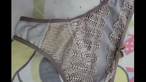 Play MP4 - &lpar;Fetiche&rpar; Vairias calcinhas usada da minha mulher&comma; sujas e com cheiro de buceta