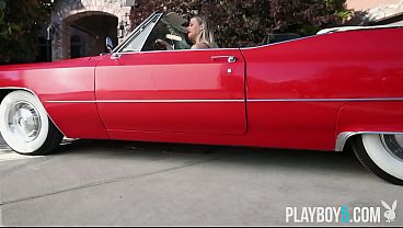 Big Curves On Chunky Blonde Pornstar Mia Malkova Who Likes To Show Them thumbnail