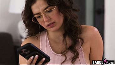 Nonton Dick Pic Sent To The Wrong Person Leads To Insane Sexual Encounter thumbnail