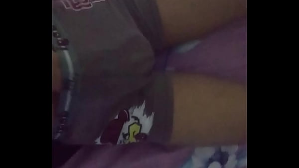 Jovencito sumiso en ropa interior (boxer) 