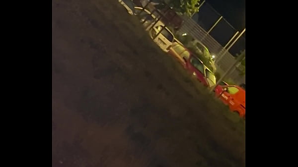 Un petit renard plein de vid&eacute;os ou je me caresse et ejacule sur mon profils 