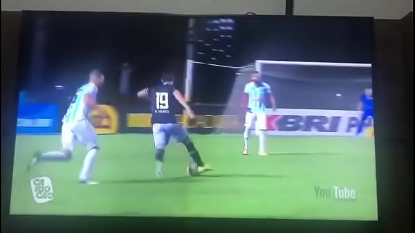 Branquinho do Paraguai gozando na bucetinha do Maca&eacute_