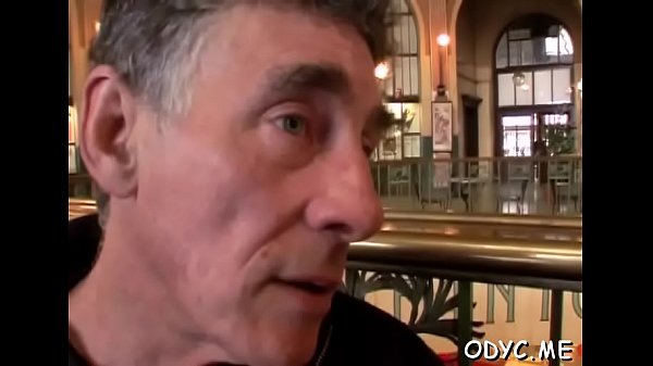 Wanton brunette_Petra fucks