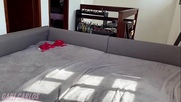 Dei um perdido no meu corno e fui na casa do meu amigo chupei por horas o pau grande dele depois sentei gostoso 