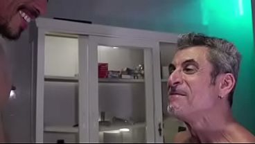 Consulta Medica Acabou O Medico Chupando E Dando Para O Paciente thumbnail