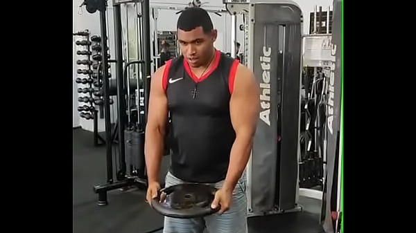 Comofazer elevação frontal na academia naPolia Macetes