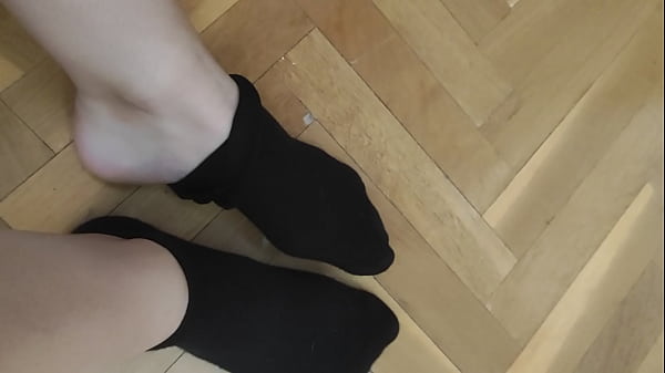 Nonton Pies De Jovencita thumbnail