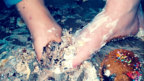 Bbw Feet Smashing Cake Foot Party thumbnail
