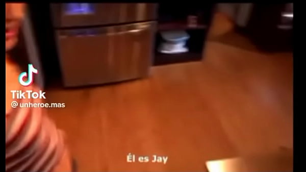 Nonton Cu&aacute;l Es En Nombre De La Actriz thumbnail