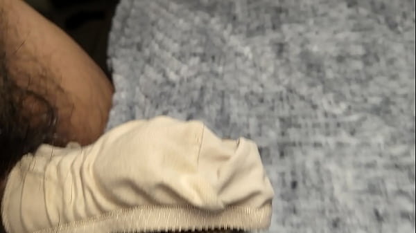 Play MP4 - No pude evitar correrme sobre los calzones de mi mejor amiga