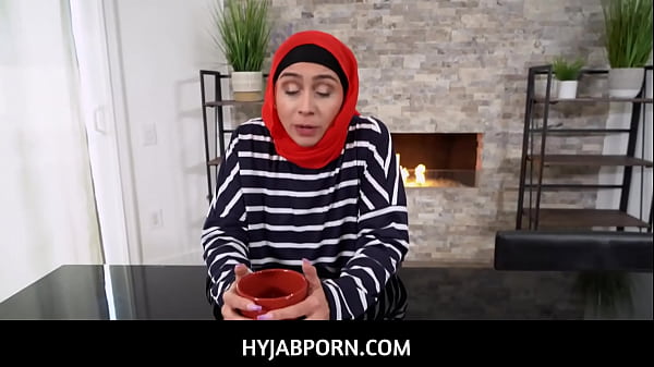 Nonton Arab Milf Stepmom With Hijab Lilly Hall Deepthroats And Fucks Her Stepson thumbnail