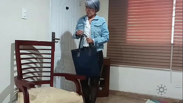 Nonton My Stepmother Fucks Me When My Girlfriend Is Not There, She Comes From A Very Horny Party. thumbnail