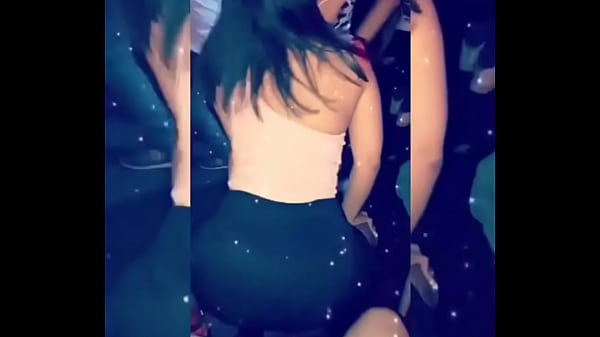 Latina perreando rico