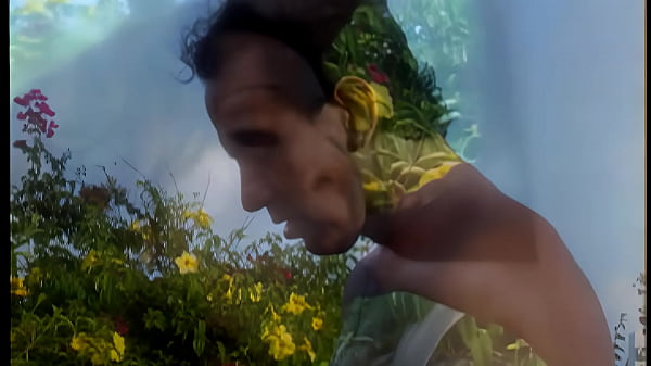 Sexy Brunette Vanda Gets Fucked Outside In The Garden thumbnail