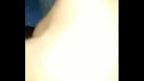 Mam&aacute_ de amiga se calienta y se toca c&oacute_mo se masturba