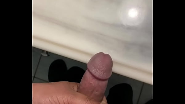 Nonton Bathroom Play thumbnail