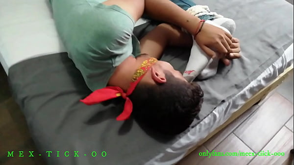 CHICOS ATADOS SE DIVIERTEN 