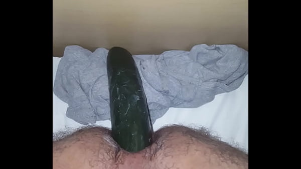 Play MP4 - Cogiendome con un rico pepino