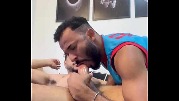 Play MP4 - Comer roludo &eacute; uma d&aacute;vida